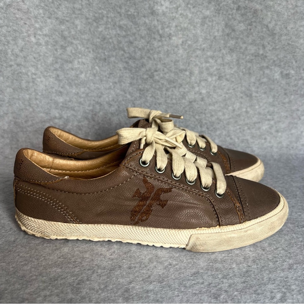 FRYE Womens 7.5 Kira Low Top Distressed Sneaker Lace Up Taupe Kristen Stewart
